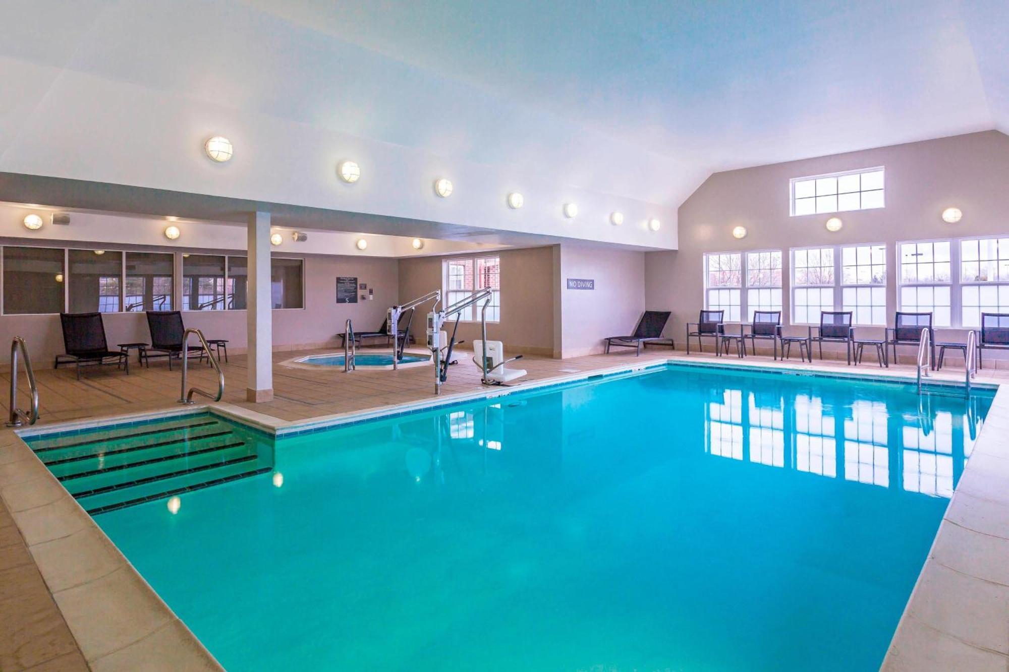 Residence Inn Louisville Northeast Buitenkant foto